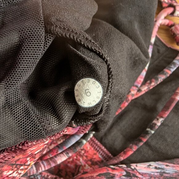 EUC Lululemon Free To Be Bra Long Line Women's 6 Dahliascape Multi sports yoga - Picture 9 of 11